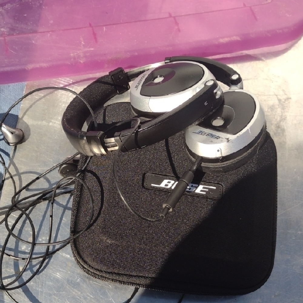 Bose Black and Silver Headphones Wired NWOT